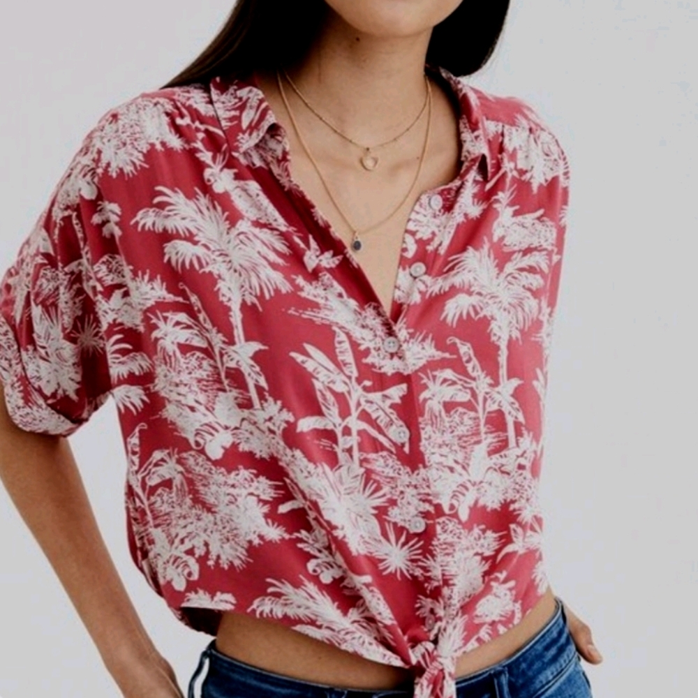 AE Hawaiian Button Down Shirt